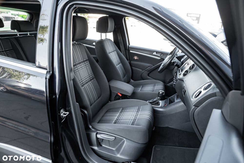 Volkswagen Tiguan 2.0 TDI SCR 4MOTION BlueMotion Technology DSG Lounge Sport & Style - 24