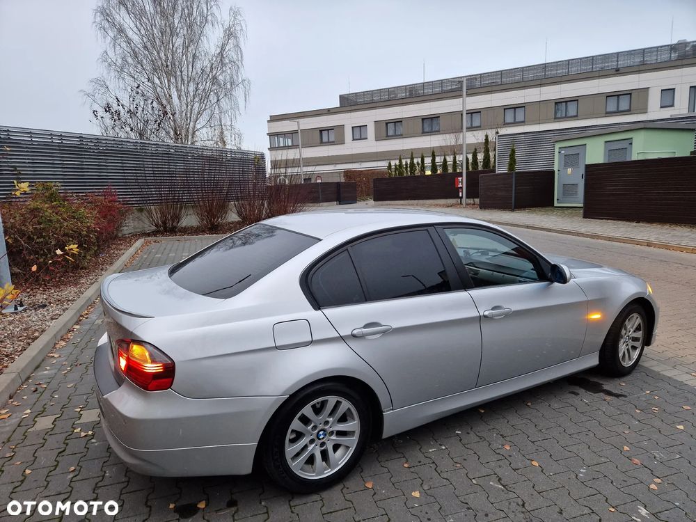BMW Seria 3 318i Edition Sport - 12