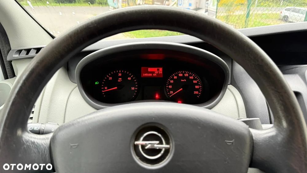 Opel Vivaro - 11
