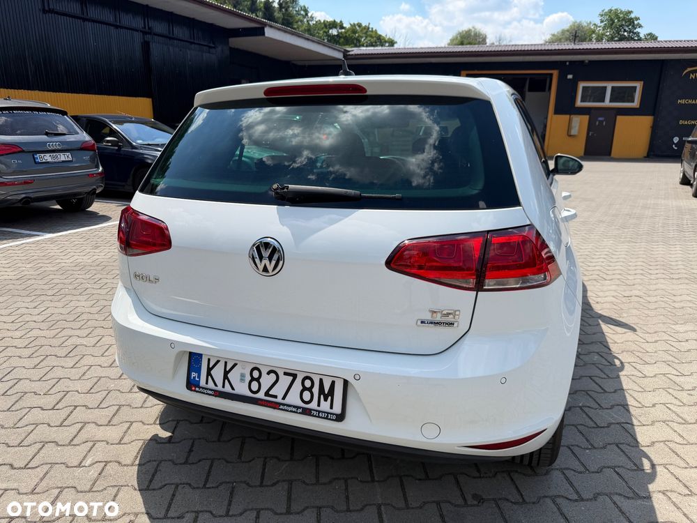 Volkswagen Golf - 6