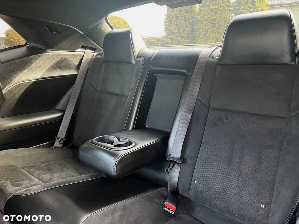 Dodge Challenger - 14