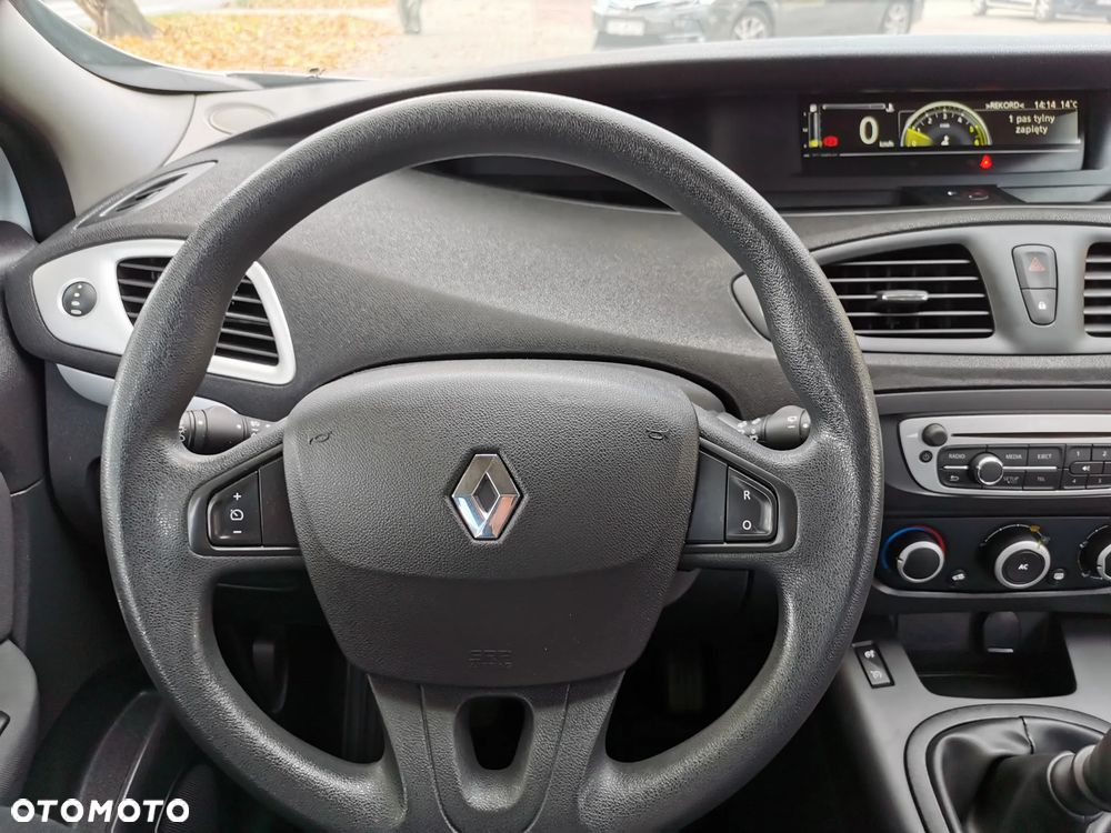 Renault Scenic - 11