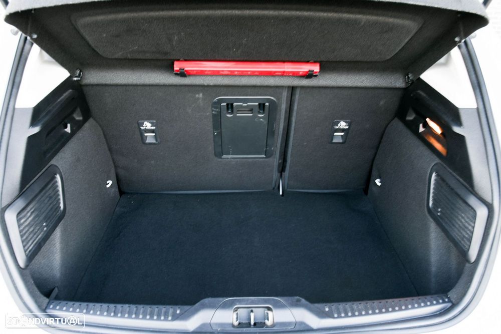 Ford Focus 1.0 EcoBoost Active X - 41