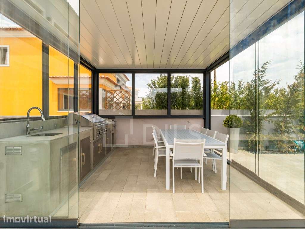 Moradia de luxo T4+1 com piscina aquecida, Abrunheira, Sintra - Grande imagem: 3/48