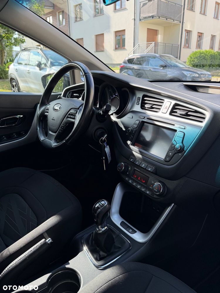 Kia Ceed - 16