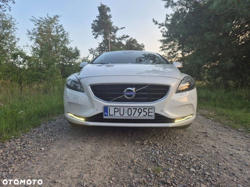 Volvo V40 D2 R-Design Momentum - 9