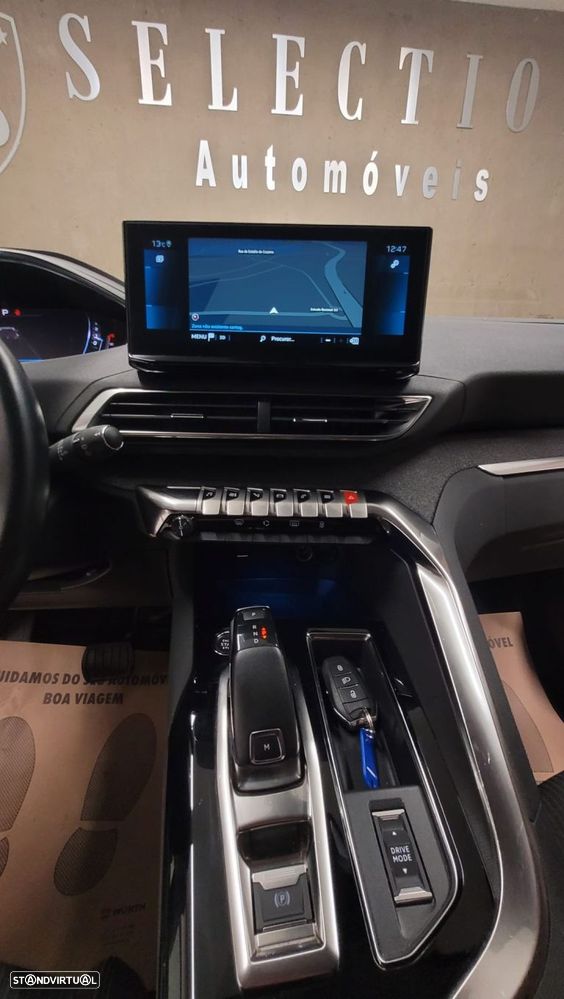 Peugeot 5008 1.2 PureTech Allure Pack EAT8 - 17