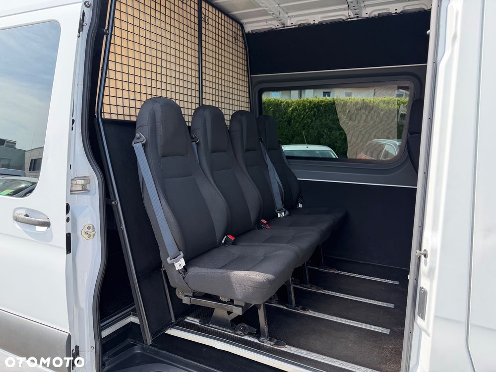Mercedes-Benz Sprinter - 34