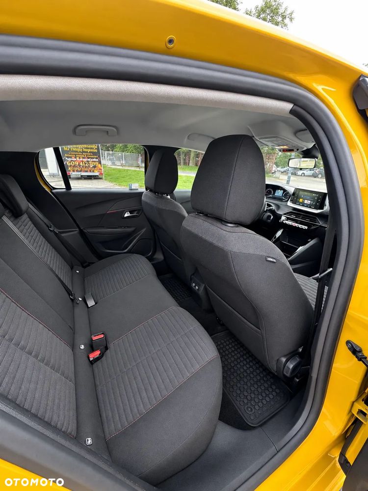 Peugeot 208 - 10
