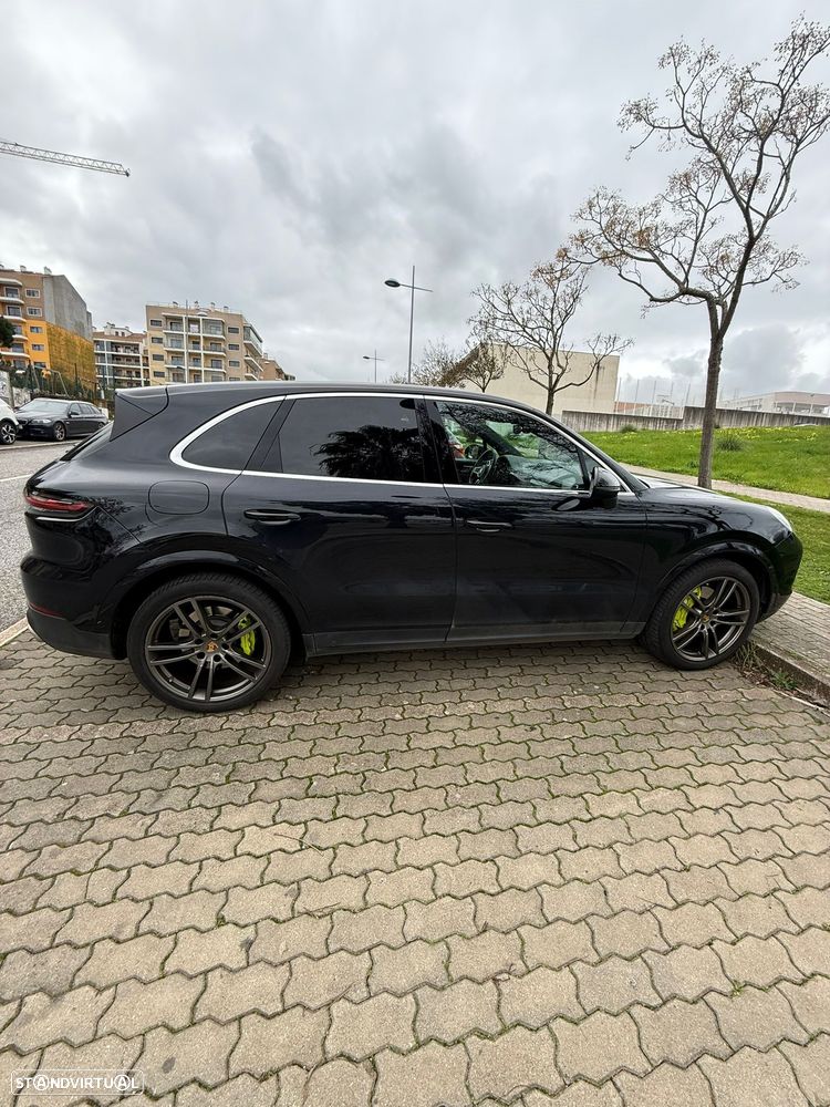 Porsche Cayenne E-Hybrid - 4
