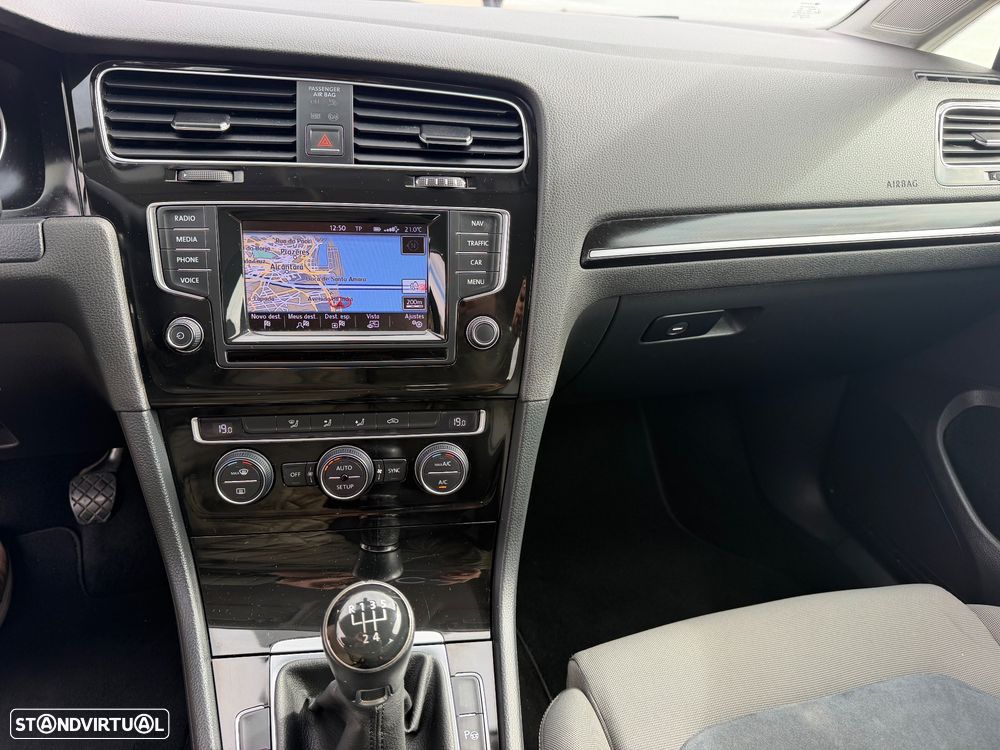VW Golf 1.6 TDi Highline - 10