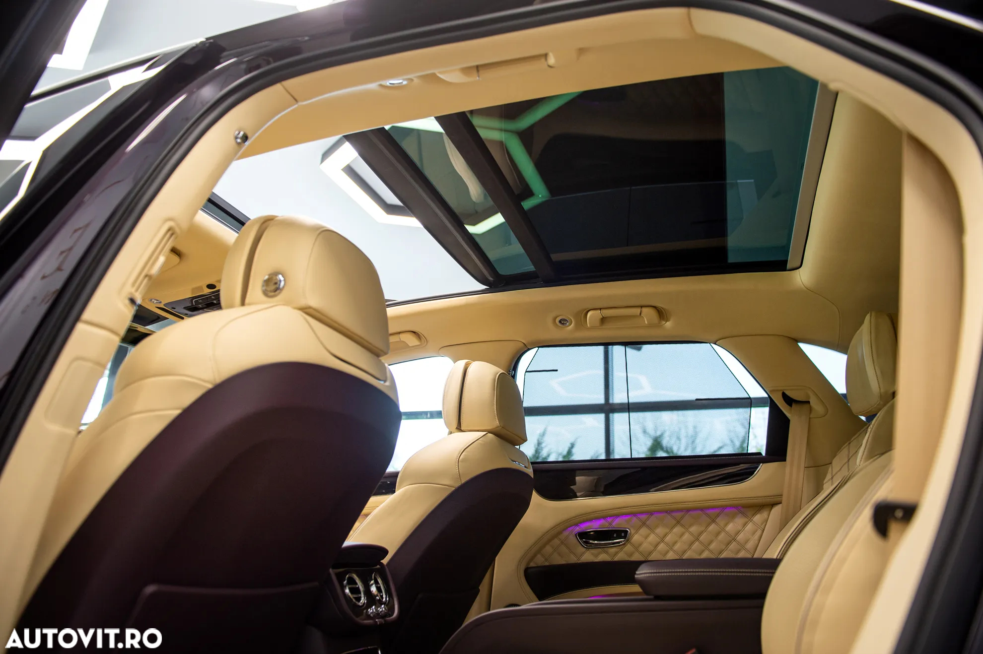 Bentley Bentayga - 32