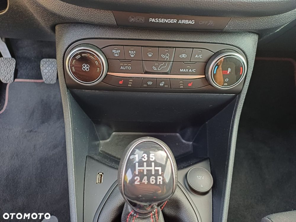 Ford Fiesta 1.0 EcoBoost Hybrid S&S ST-LINE - 12