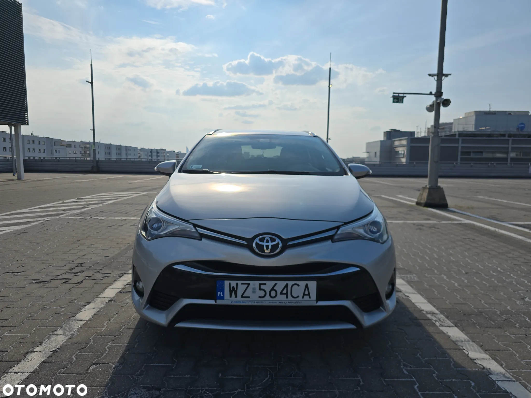 Toyota Avensis 2.0 D-4D Premium - 5