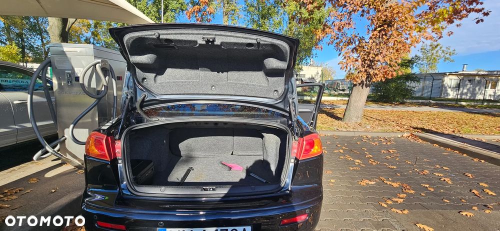 Mitsubishi Lancer 1.8 Invite - 9