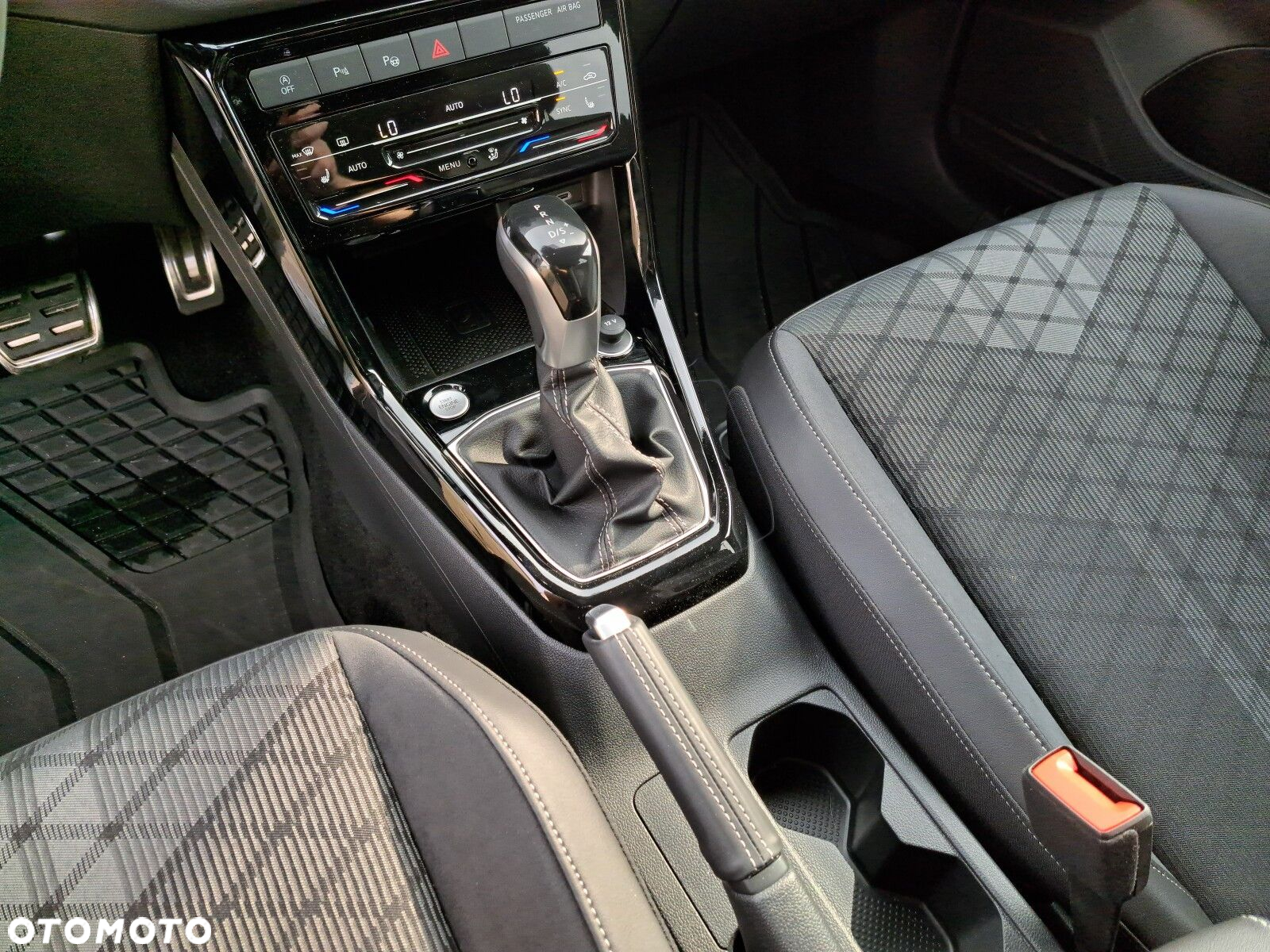 Volkswagen T-Cross 1.5 TSI ACT R-Line Plus DSG - 24