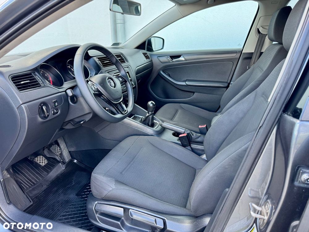 Volkswagen Jetta 2.0 Base - 6