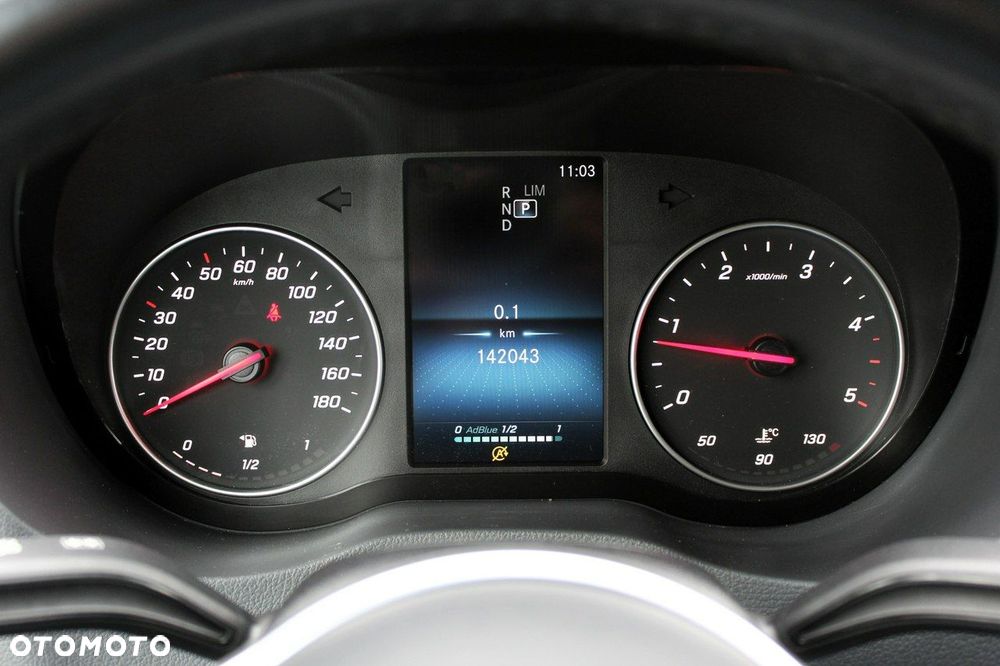 Mercedes-Benz Sprinter - 13
