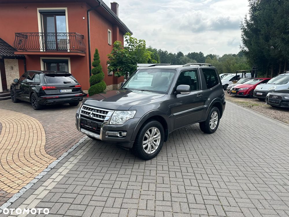 Mitsubishi Pajero - 1