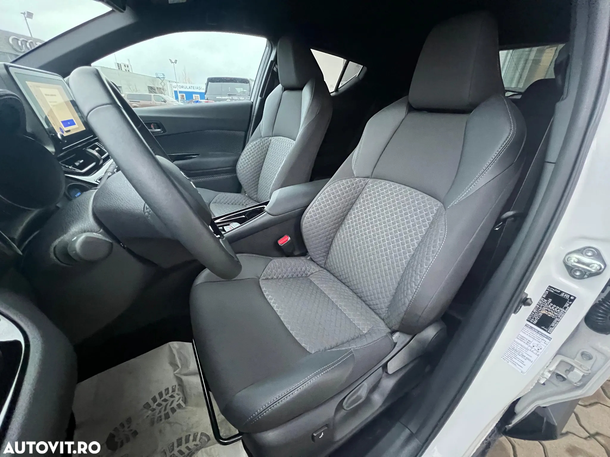 Toyota C-HR 2.0 HSD 184 CP 4x2 CVT Style - 11