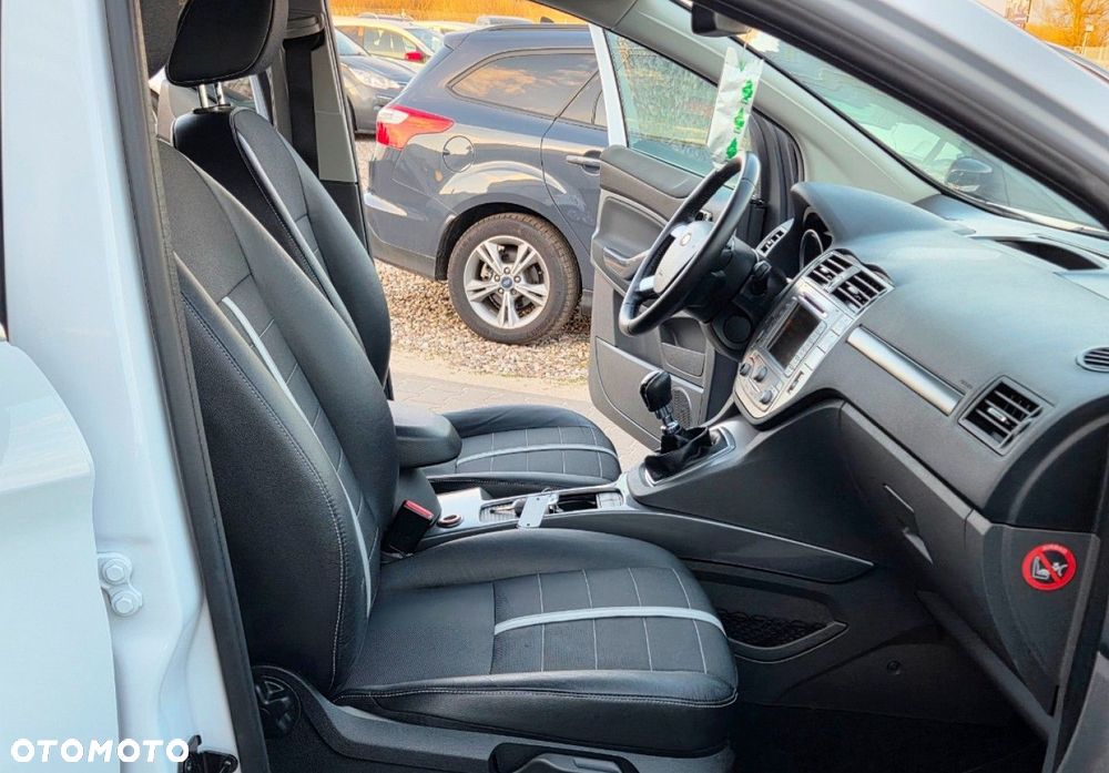 Ford Kuga - 30