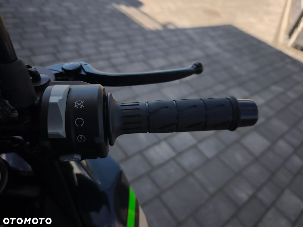 Kawasaki H2 - 20