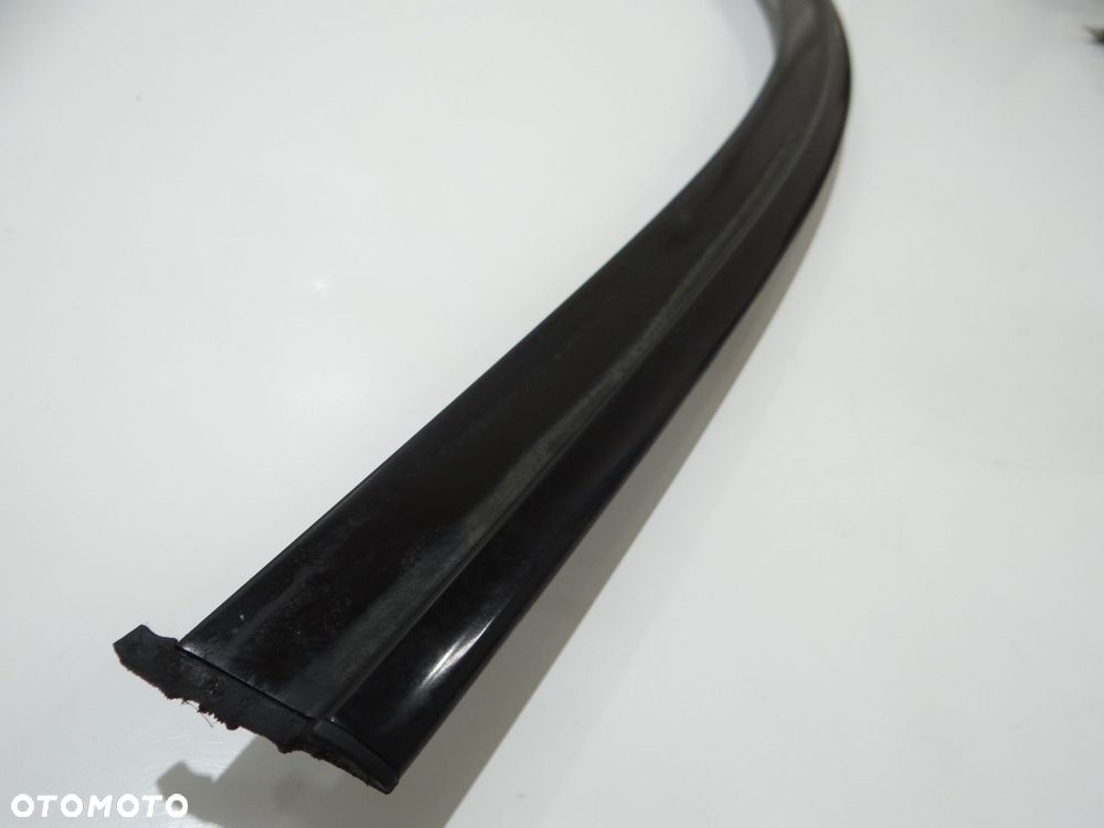 LISTWY SHADOW LINE BMW E88 - 2