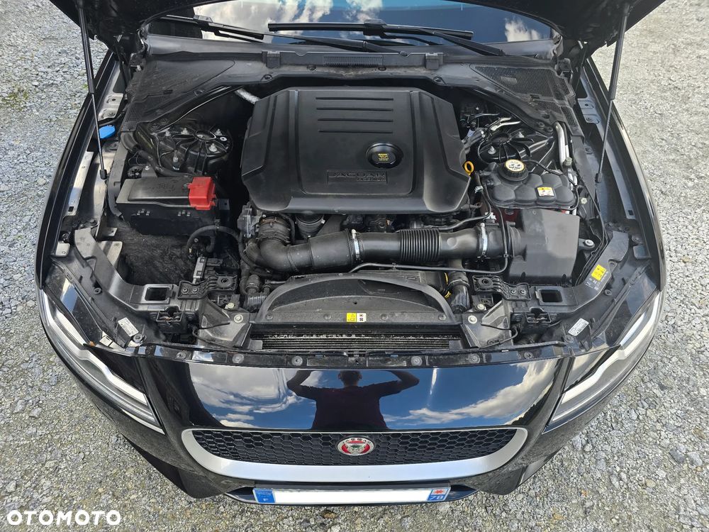 Jaguar XF 20d R-Sport - 10