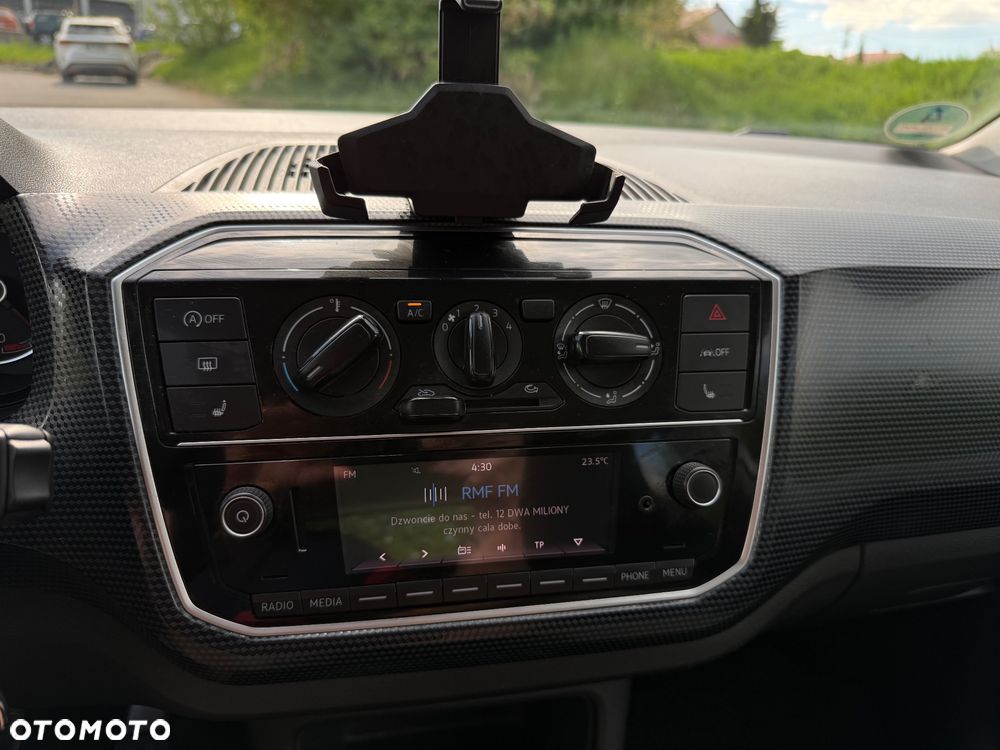 Volkswagen up! Active - 16