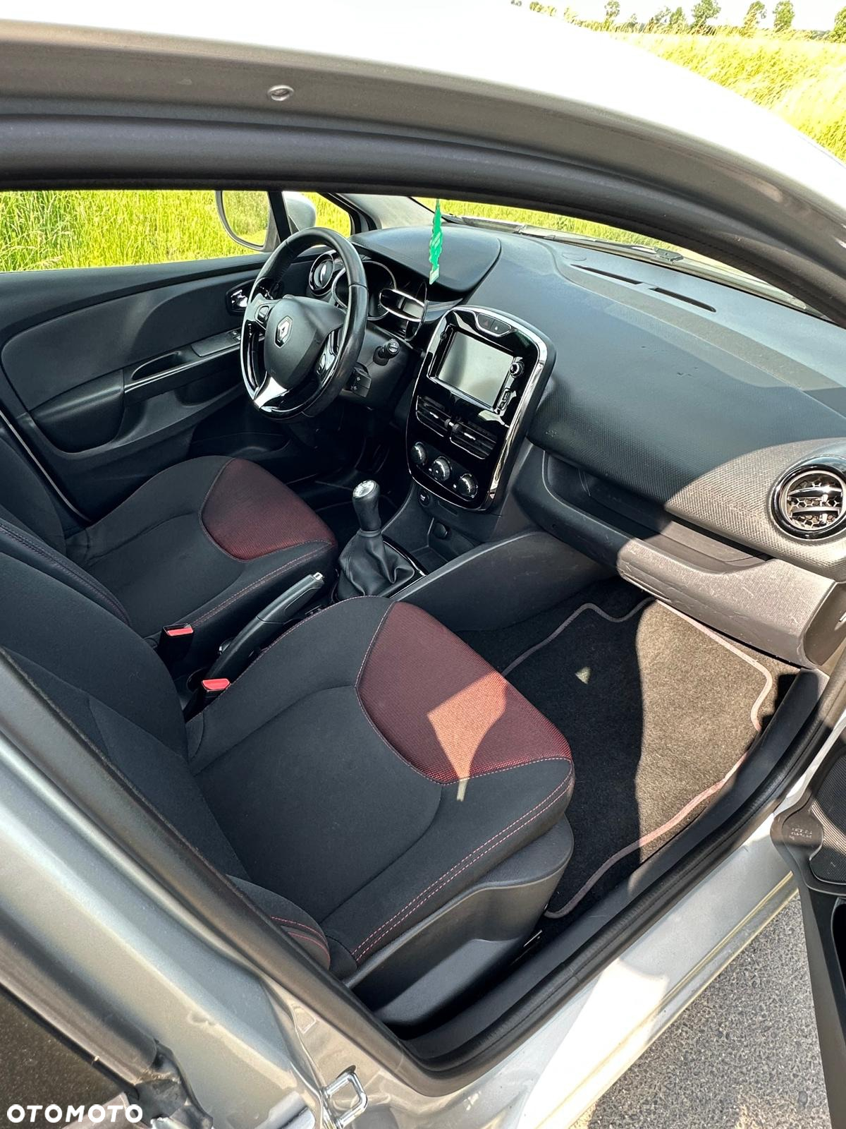 Renault Clio - 10