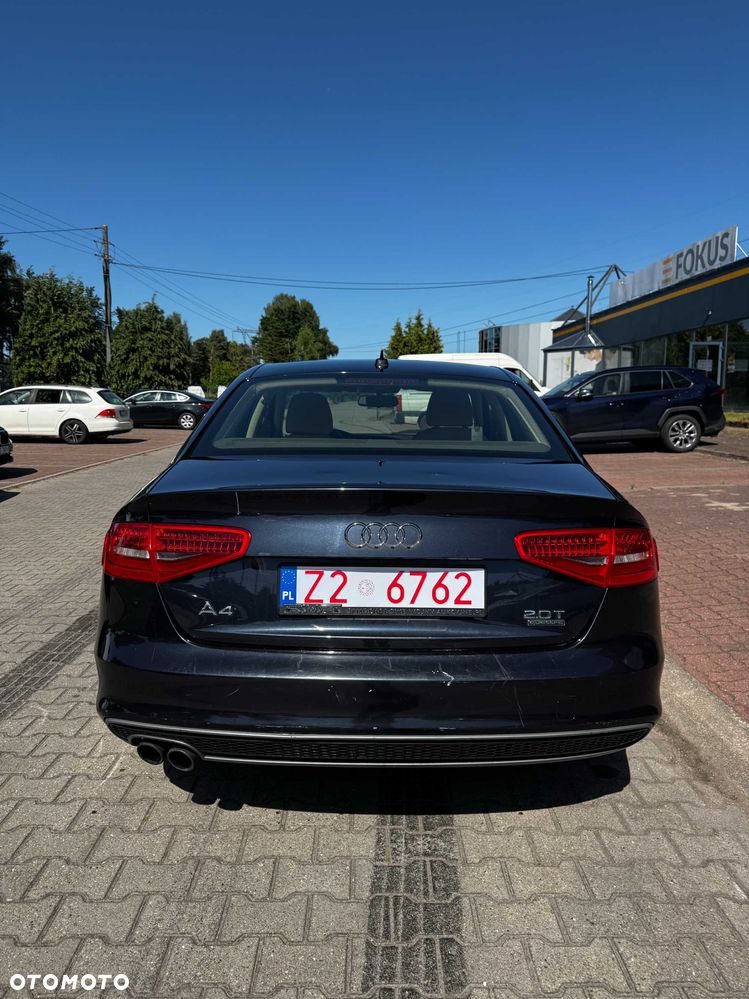 Audi A4 Limousine - 5