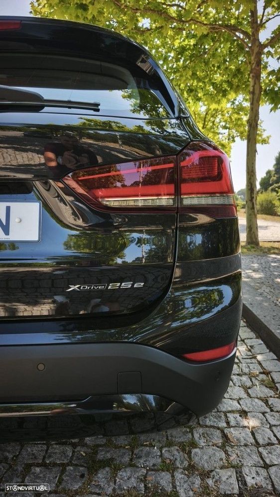 BMW X1 25 e xDrive Corporate Edition - 9