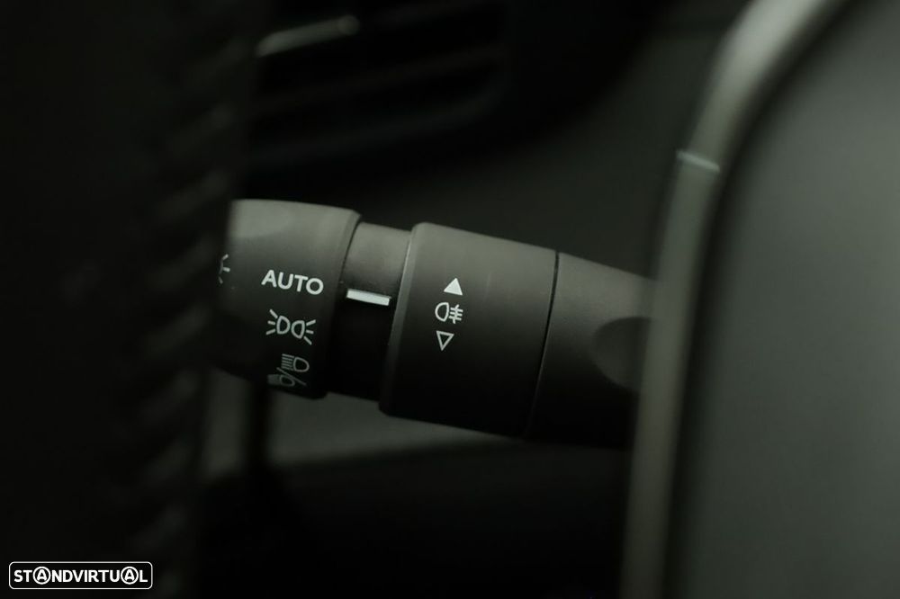 Peugeot 2008 1.2 Allure - 17