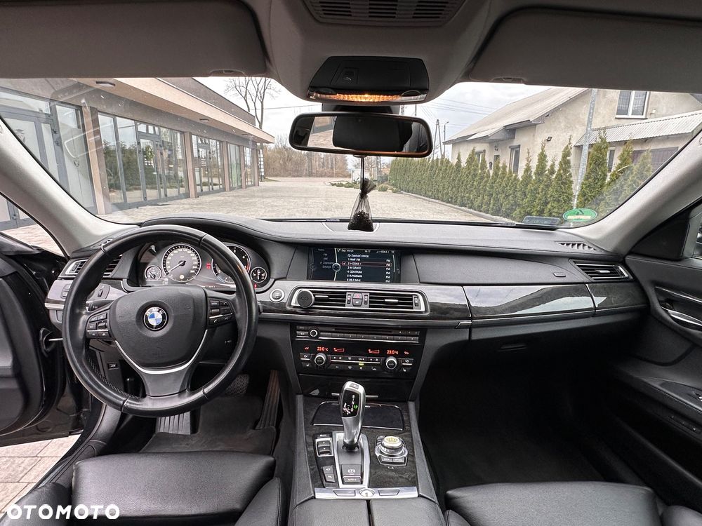 BMW Seria 7 730d - 25
