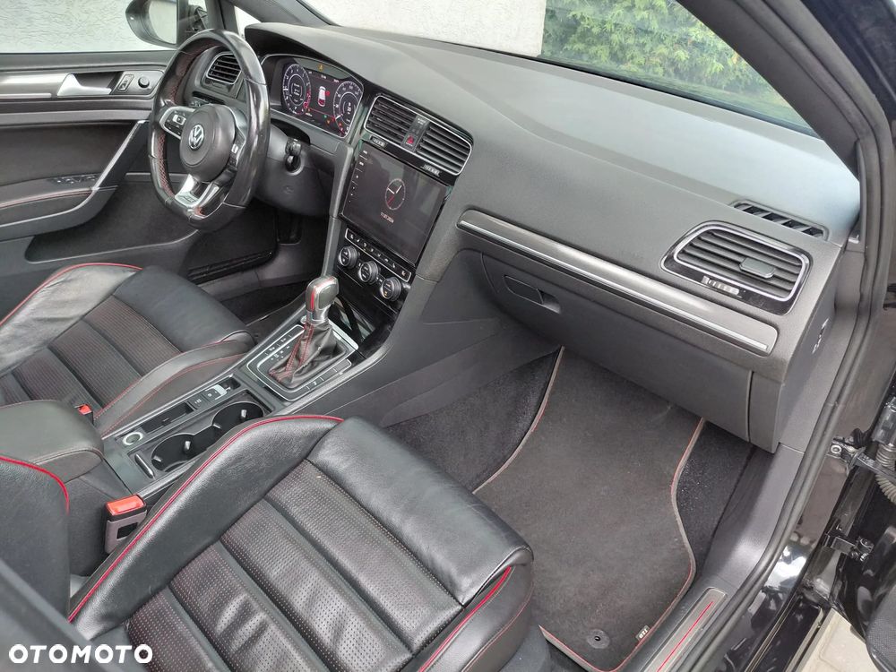 Volkswagen Golf - 20