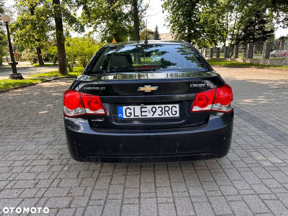 Chevrolet Cruze 1.8 LS+ - 25
