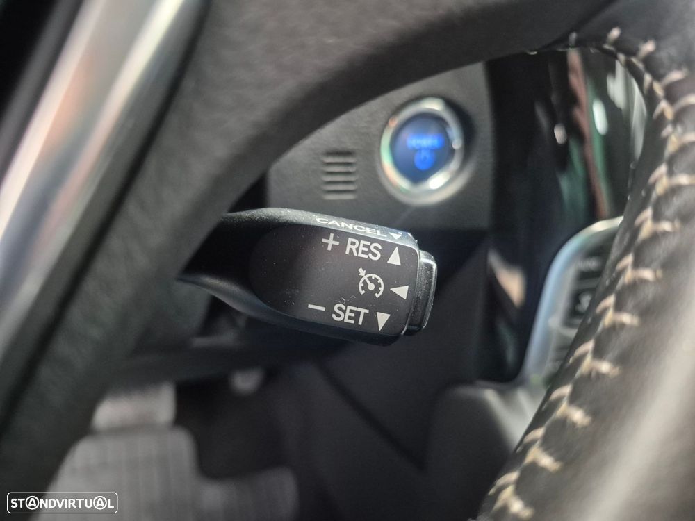 Toyota Auris Touring Sports 1.8 HSD Freestyle - 14