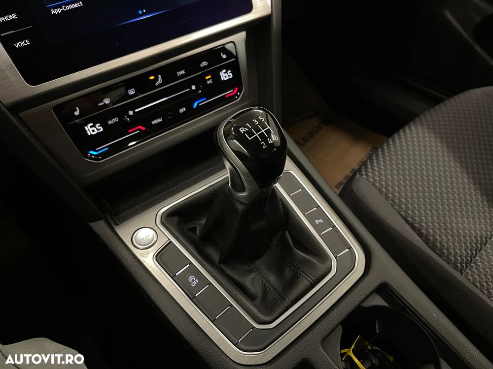 Volkswagen Passat 2.0 TDI Advance - 23