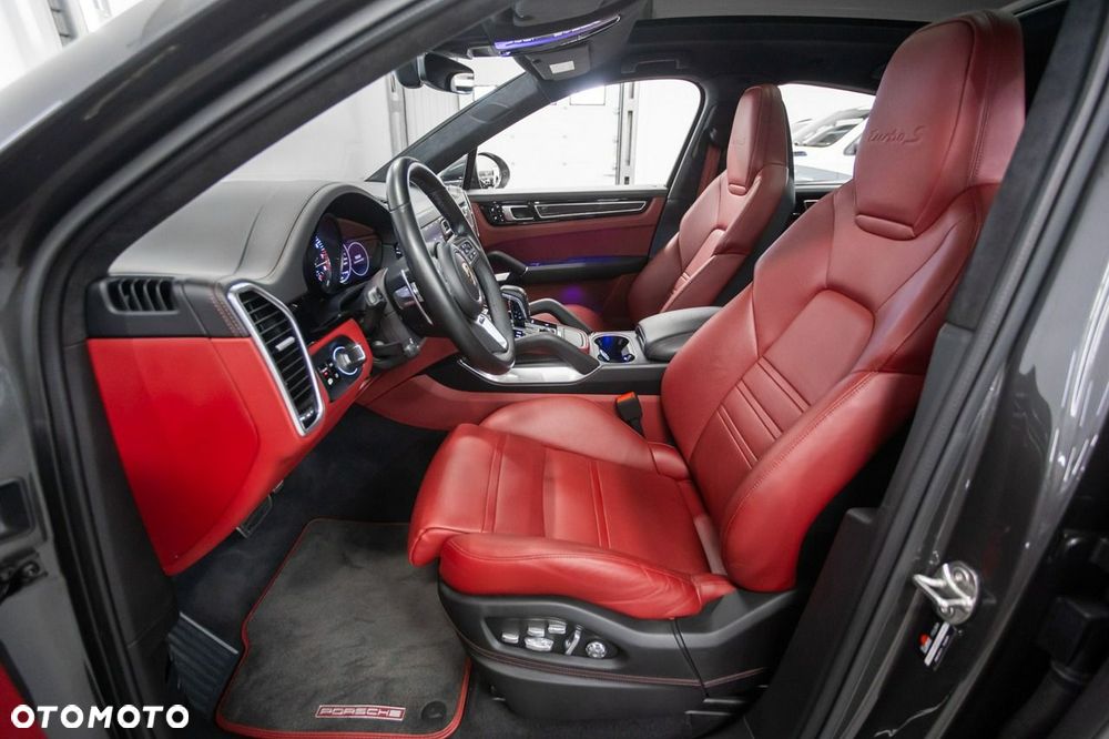 Porsche Cayenne - 25