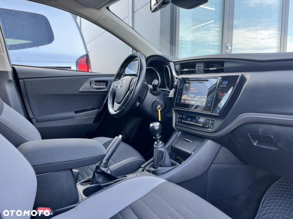 Toyota Auris - 15