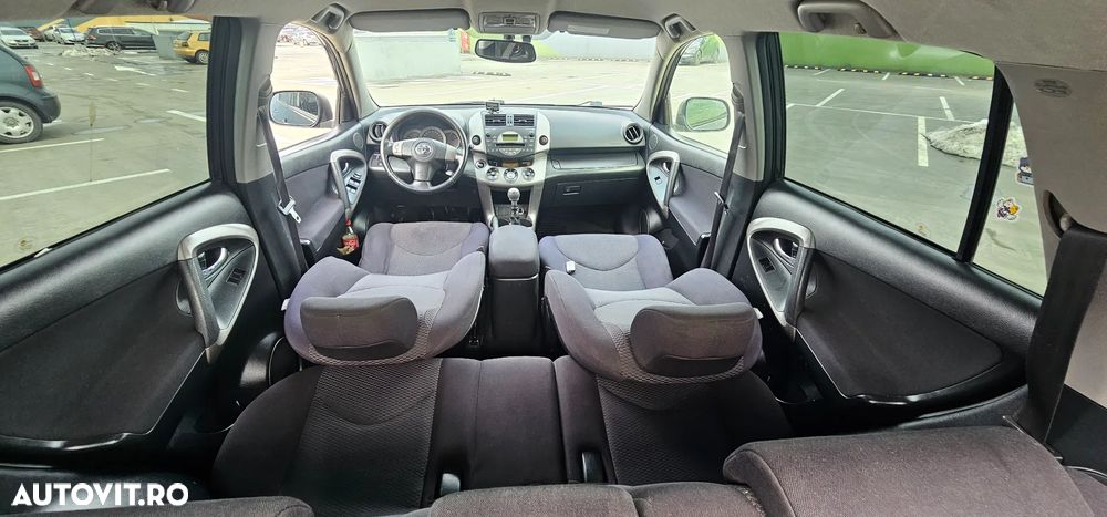 Toyota RAV4 2.2 D-4D Confort - 9