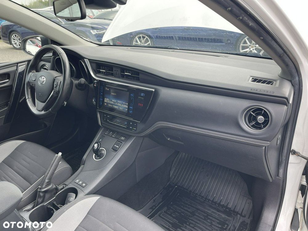 Toyota Auris Hybrid 135 Freestyle - 13