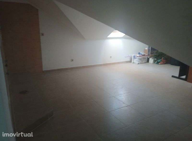 Apartamento T1 -  Urbanização dos Telheiros ABRANTES - Grande imagem: 3/5