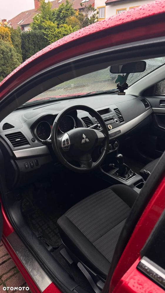 Mitsubishi Lancer - 10