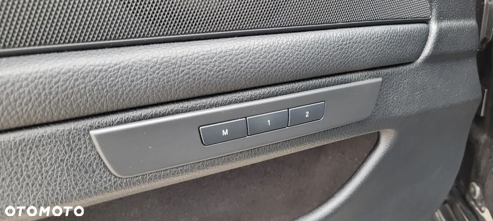 BMW Seria 5 528i xDrive - 12
