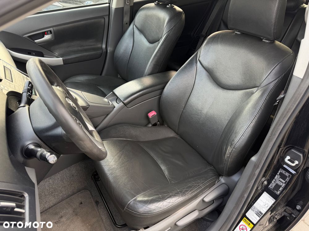 Toyota Prius (Hybrid) Executive - 15