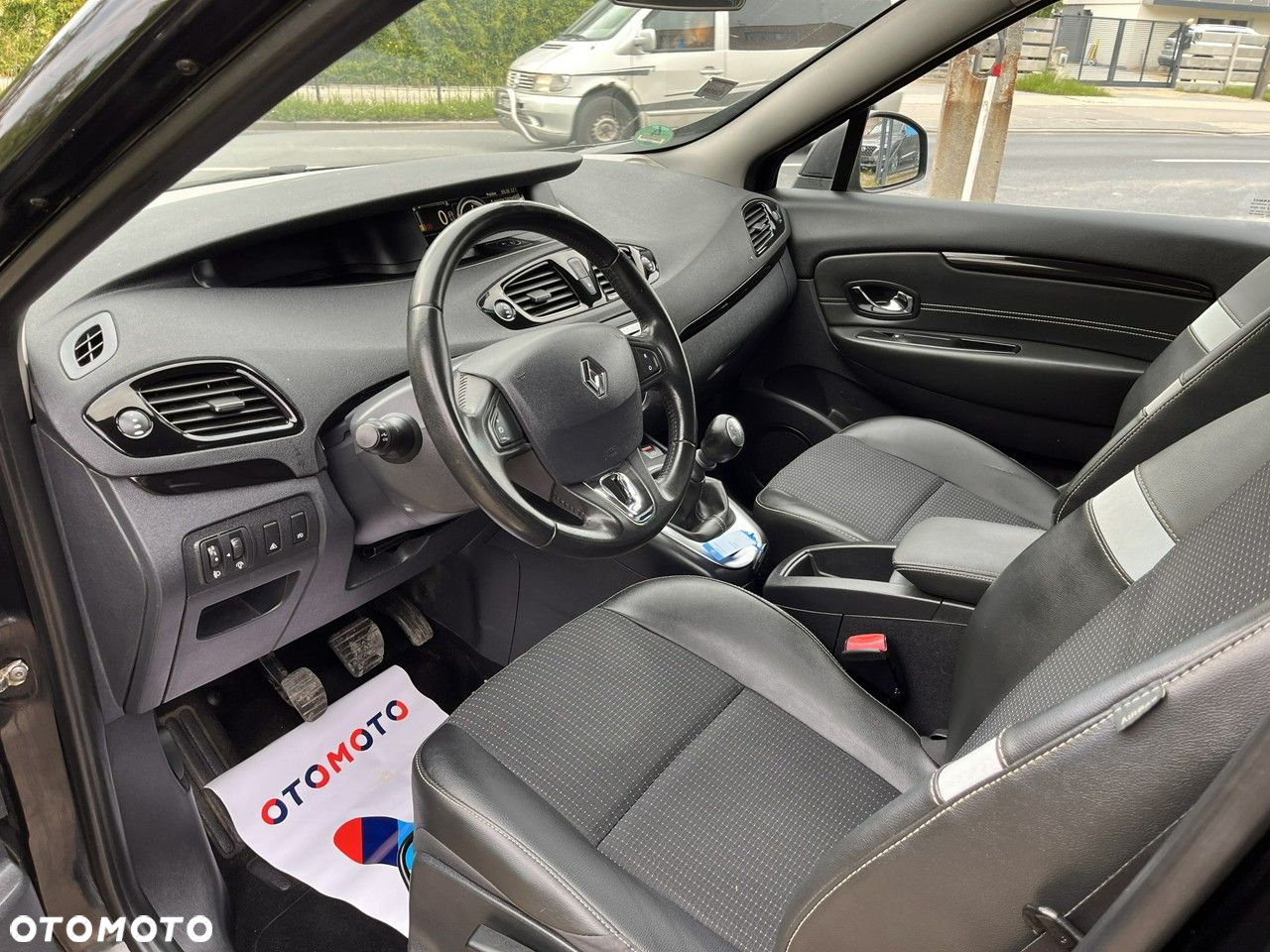 Renault Grand Scenic - 15