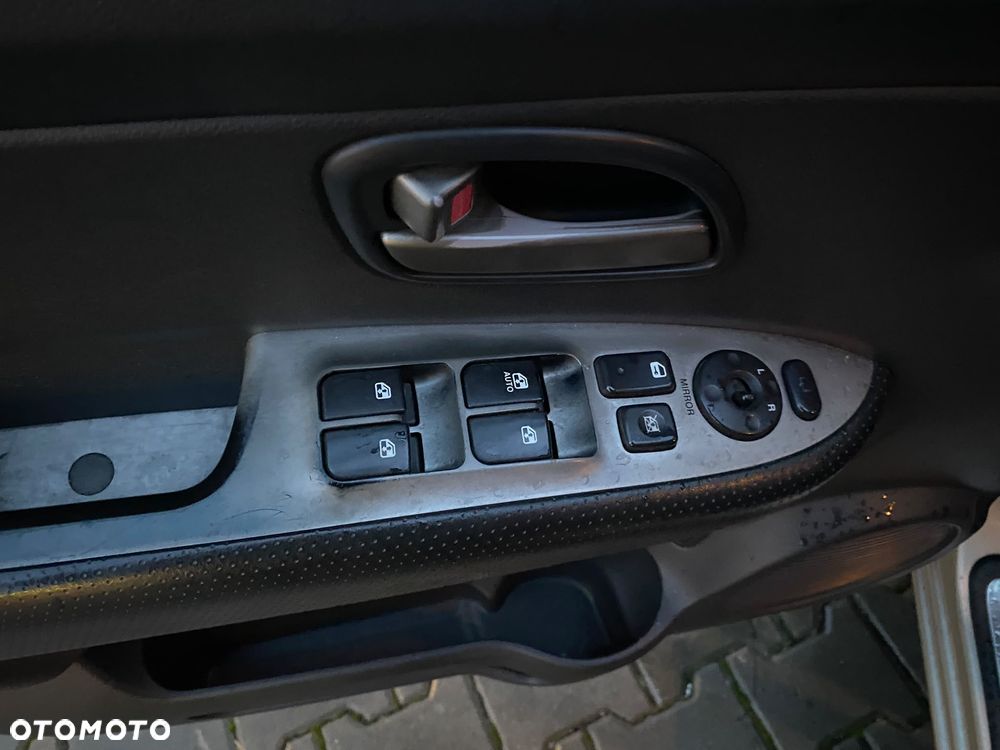 Kia Carens - 21