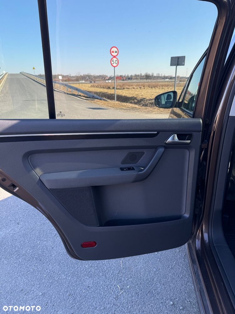 Volkswagen Touran 1.6 TDI DPF BlueMot Comfortline - 9