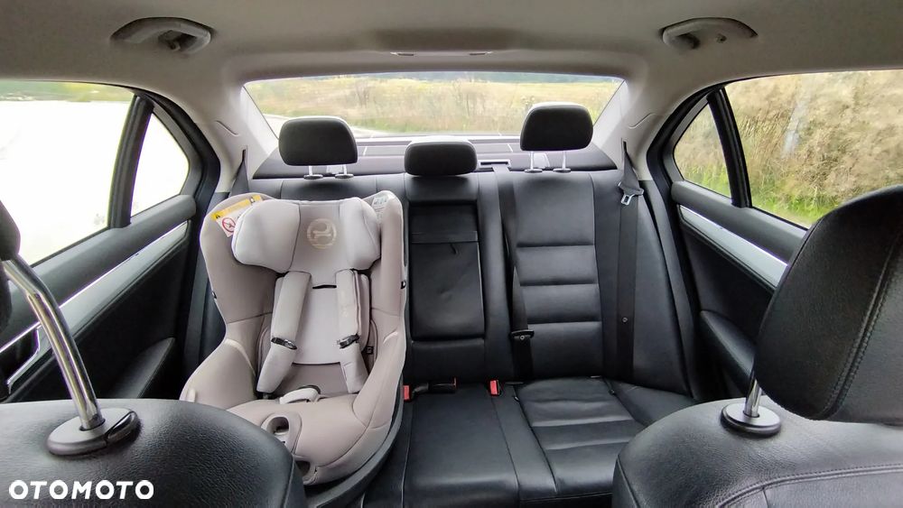 Mercedes-Benz Klasa C 320 CDI Avantgarde 4-Matic - 16